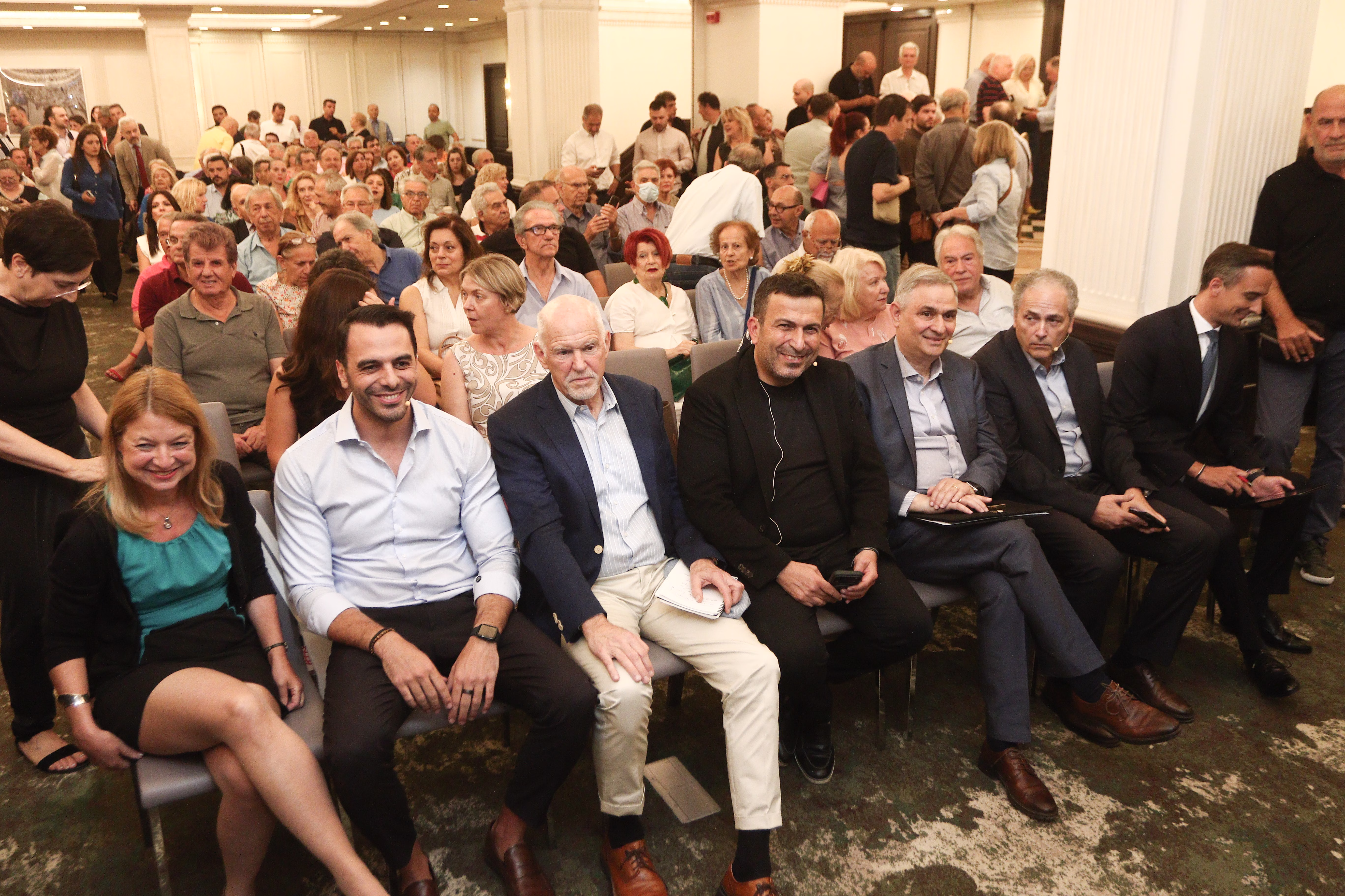 ΠΑΣΟΚ: Ποντάρει στο πρόγραμμα και χαμηλώνει τόνους για Τσίπρα – Τα μηνύματα και το παρασκήνιο