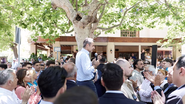 Τρίτη νίκη και αυτοδυναμία ονειρεύεται ο Μητσοτάκης - «Πουλάει» ξανά το αφήγημα της σταθερότητας, με επίθεση στην αντιπολίτευση
