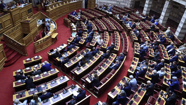 Σκάνδαλο των πολεοδομιών: «Φοβούνται μέχρι και τον ίσκιο τους» λέει η αντιπολίτευση