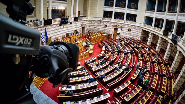 Πυρά της αντιπολίτευσης για το σκάνδαλο στις πολεοδομίες - «Η μόνη παθογένεια είναι η 7ετής διακυβέρνηση Μητσοτάκη»