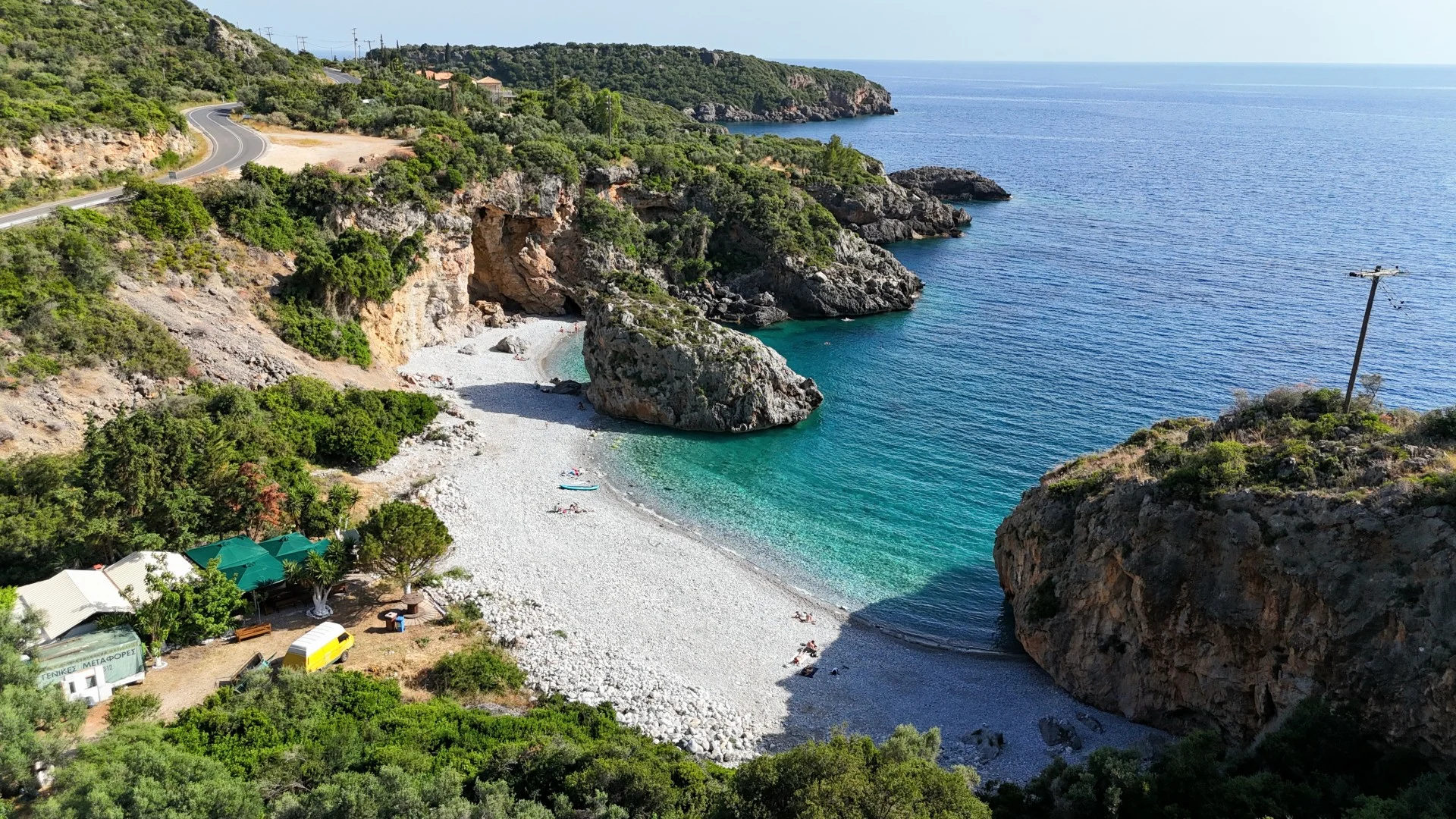 Ένας επίγειος παράδεισος πίσω από το πιο τρομακτικό όνομα παραλίας