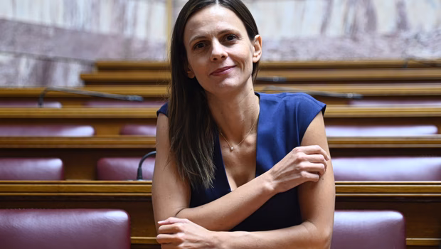 Αχτσιόγλου: Η παραίτηση μου από βουλευτής δεν συνδέεται με το κόμμα Τσίπρα - Δύσκολη εξίσωση για τον ΣΥΡΙΖΑ