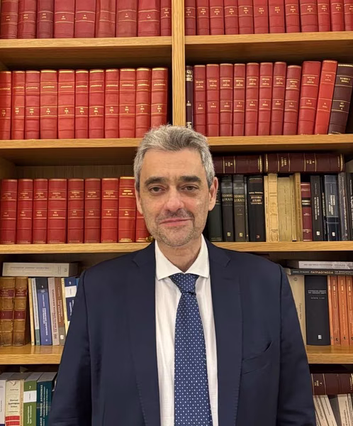 Τα σενάρια συγκάλυψης του σκανδάλου των υποκλοπών: Από τα 126 χρόνια στην ετεροδικία