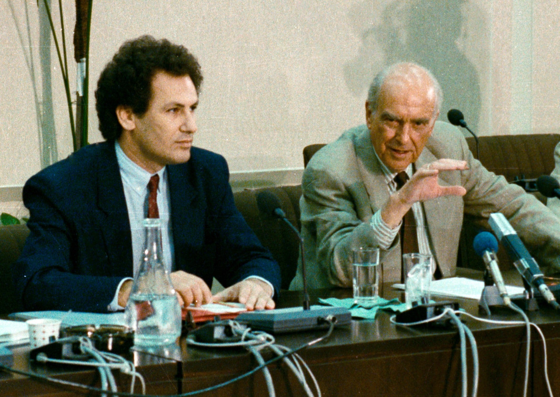 Ανδρέας Παπανδρέου: «… Ωσεί Παρών …»
