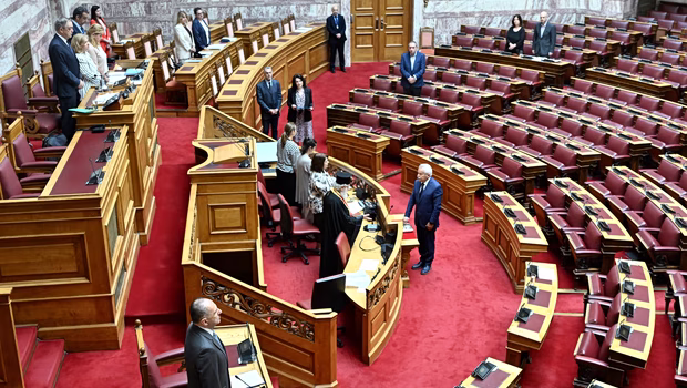 «Η κυβέρνηση έχει αποτύχει» - Πολιτική κόντρα για την ακρίβεια