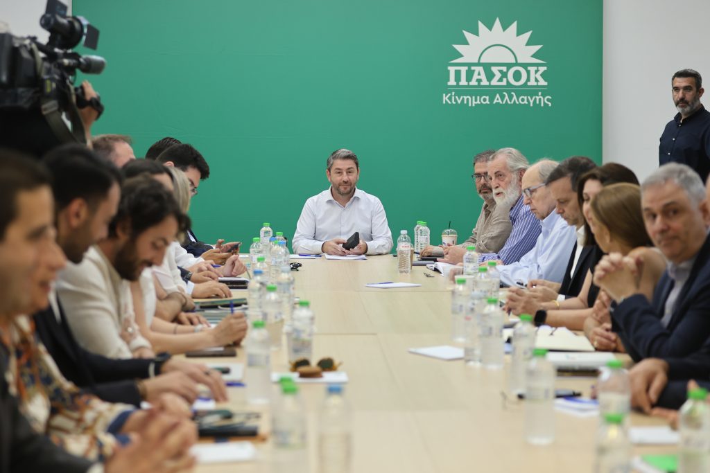 ΠΑΣΟΚ: «Πρωταγωνιστές, όχι συνιστώσα» - Επικυρώθηκε η αυτόνομη πορεία, επιμένει ο Δούκας