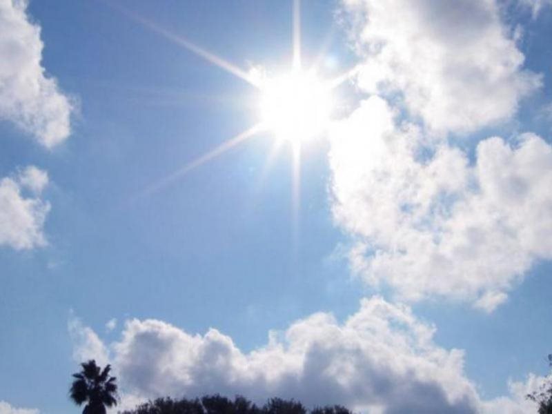 Αίθριος καιρός με πρόσκαιρες νεφώσεις, σταθερή θερμοκρασία έως 30 βαθμούς