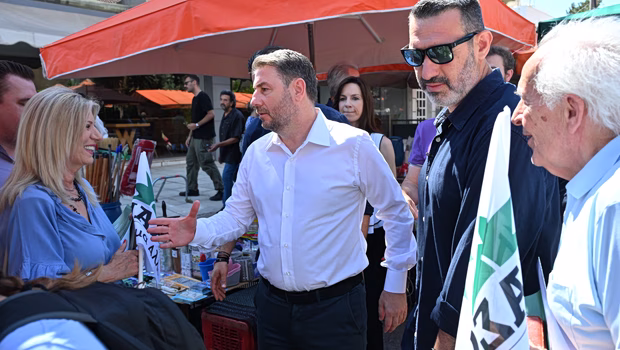ΠΑΣΟΚ: Σύγκρουση με την κυβέρνηση στο «τερέν» της καθημερινότητας επιδιώκει ο Ανδρουλάκης