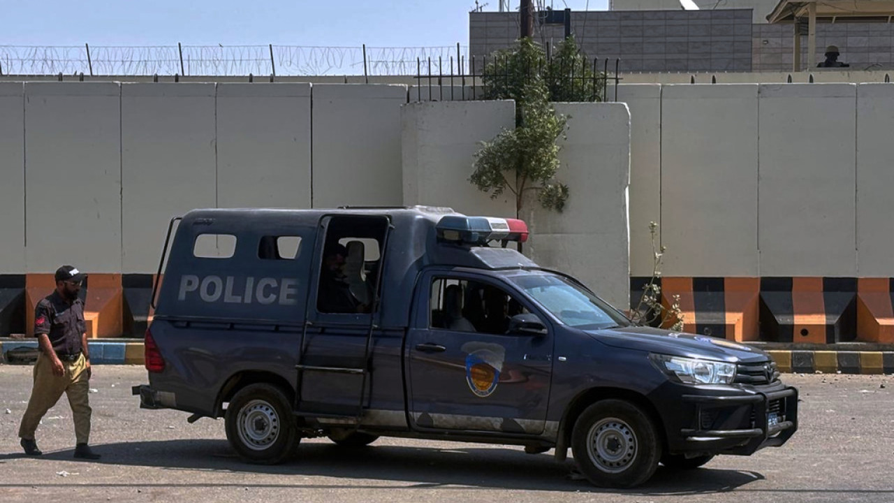 Πακιστάν: Αναφορές για έκρηξη και πυροβολισμούς στο Καράτσι