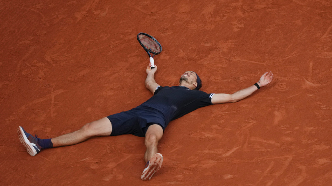 Έγραψε ιστορία στο Roland Garros ο Ζβέρεφ: Κατέκτησε το πρώτο του Grand Slam