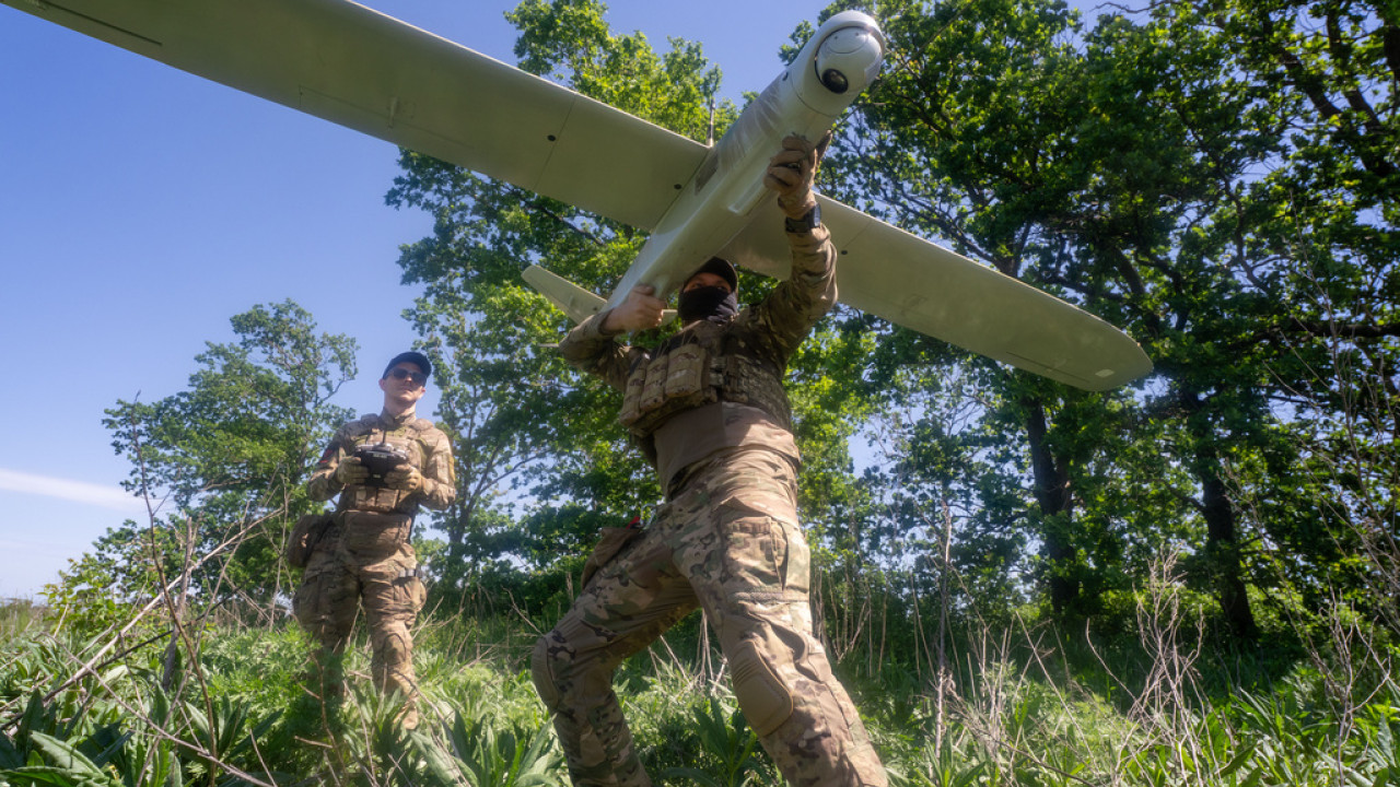 Μπαράζ από drones στην Αγία Πετρούπολη