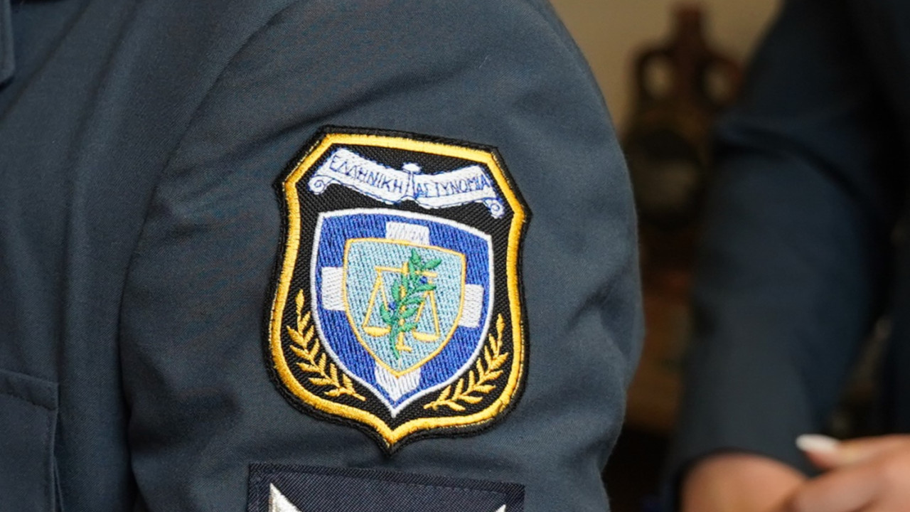 Συνελήφθη αξιωματικός της ΕΛΑΣ μετά από καταγγελία ξυλοδαρμού κρατουμένου σε αστυνομικό τμήμα