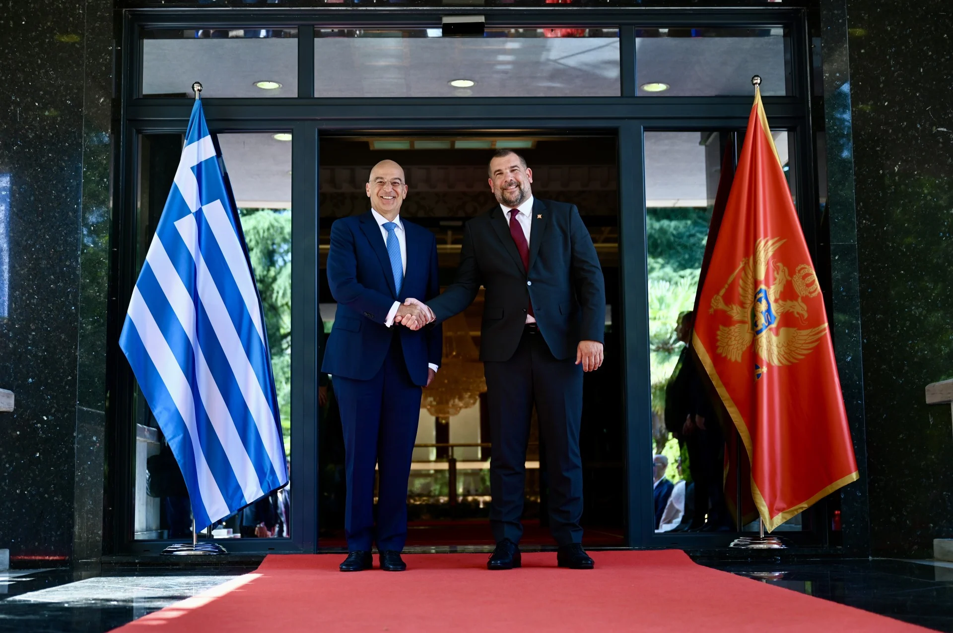 Η Ελλάδα υποστηρίζει ολόψυχα την προοπτική ένταξης του Μαυροβουνίου στην ΕΕ