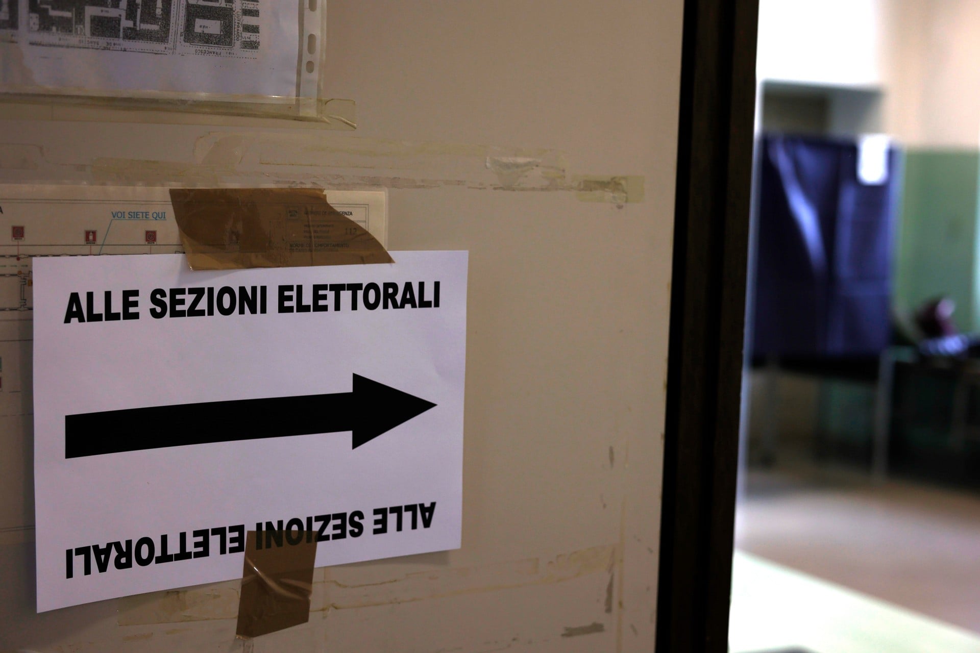 «Ισοπαλία» στον β' γύρο, συνολική επικράτηση των δυνάμεων της αντιπολίτευσης στις πρωτεύουσες νομών