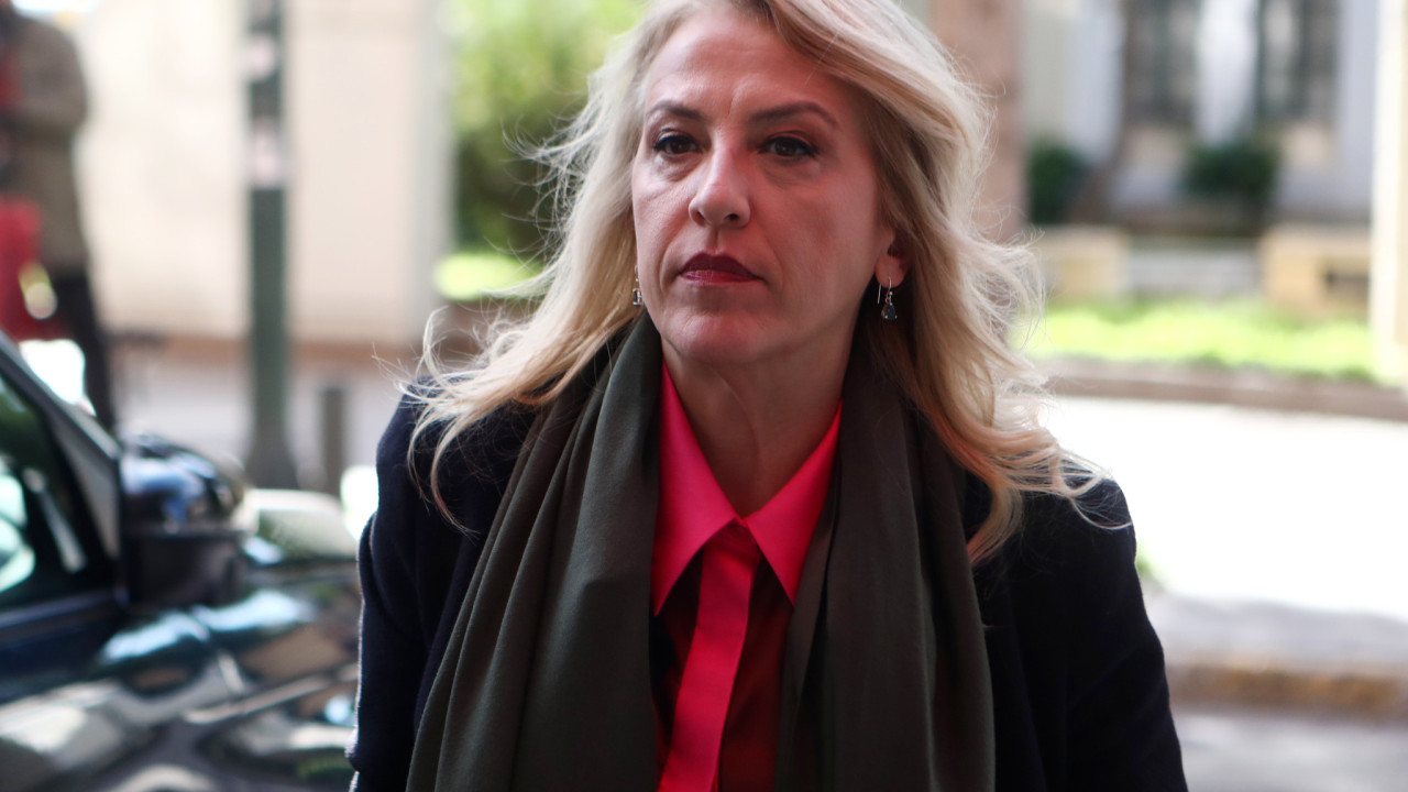 Δούρου σε Φάμελλο: «Βάλε οδικό χάρτη και χρονοδιάγραμμα - Μας πετάτε στα σκυλιά»