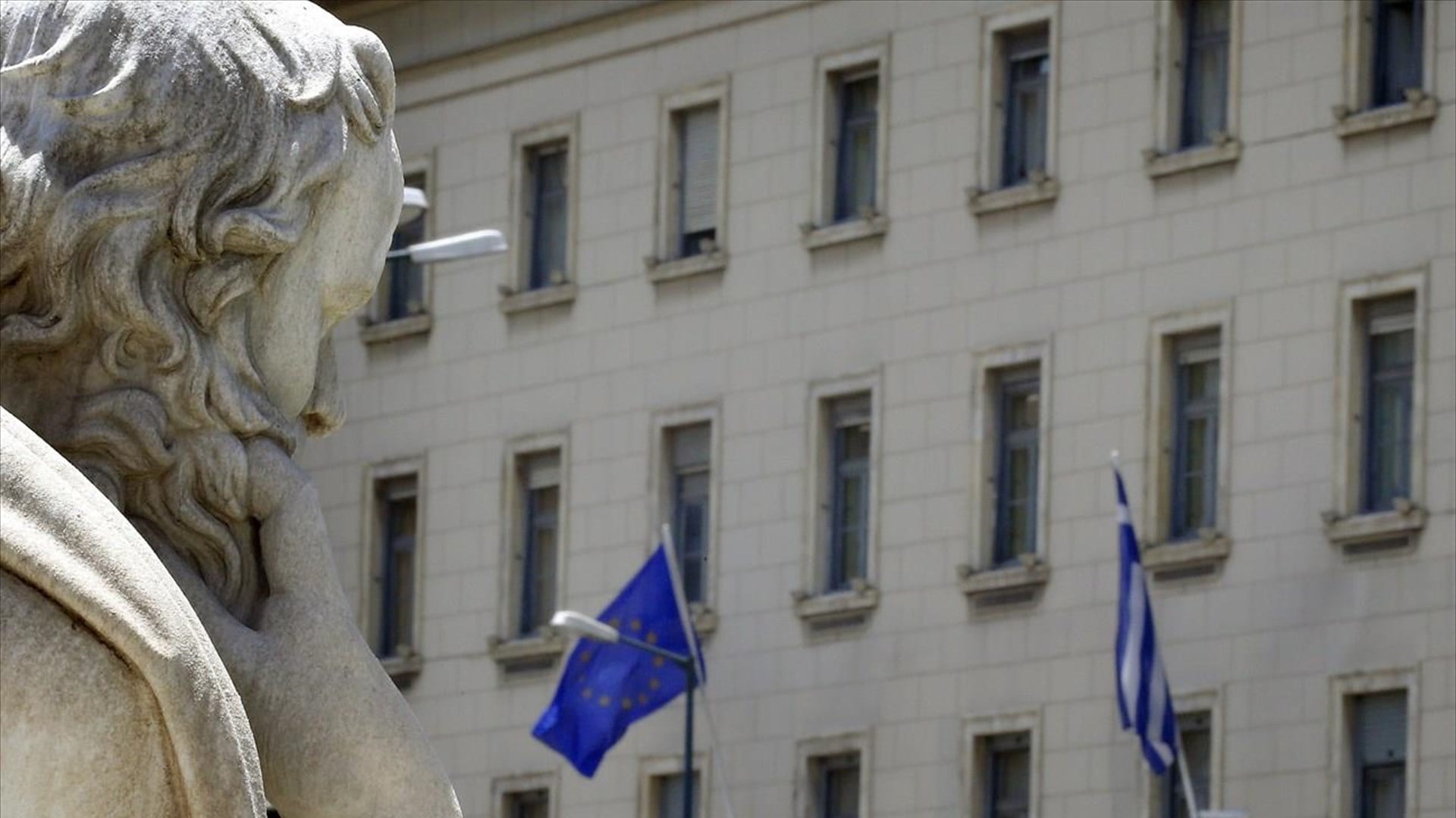 ΤτΕ: Αύξηση στις καταθέσεις των νοικοκυριών τον Απρίλιο, μείωση στις επιχειρήσεις