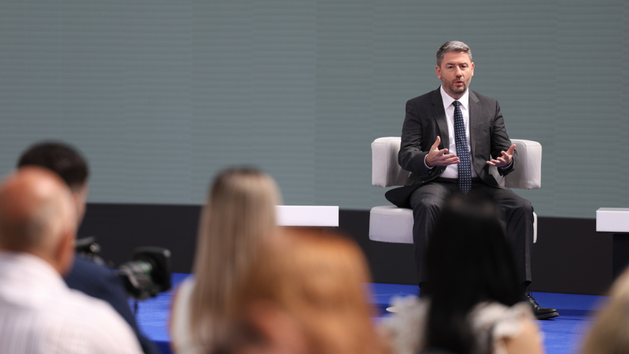 Ο Νίκος Ανδρουλάκης προτείνει δωρεάν μετακινήσεις στα μέσα μεταφοράς για νέους έως 24 χρονών