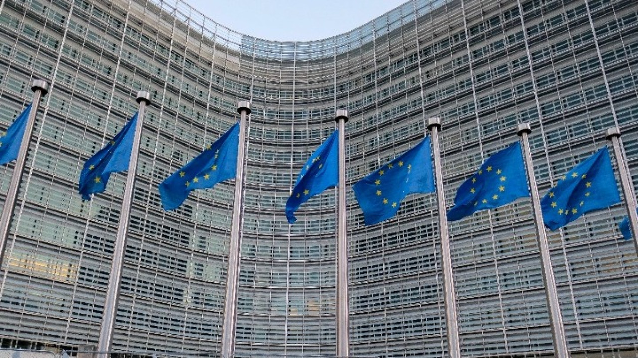 Ρήγμα βορρά-νότου για τον νέο ευρωπαϊκό προϋπολογισμό: Οι πλούσιες χώρες ζητούν μεγαλύτερες περικοπές