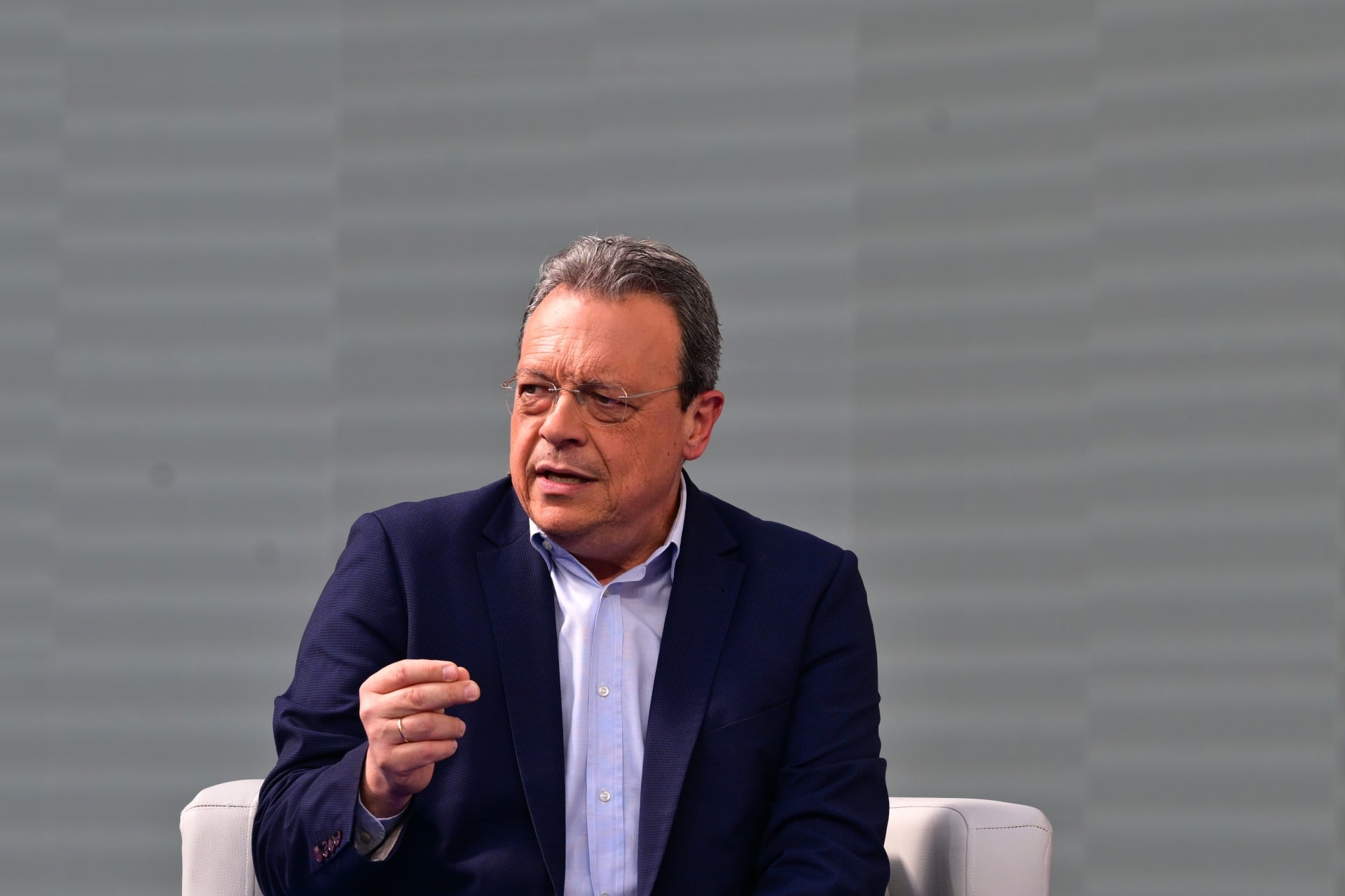 Φάμελλος: «Έπαυσε» Παππά  – Ζαχαριάδη