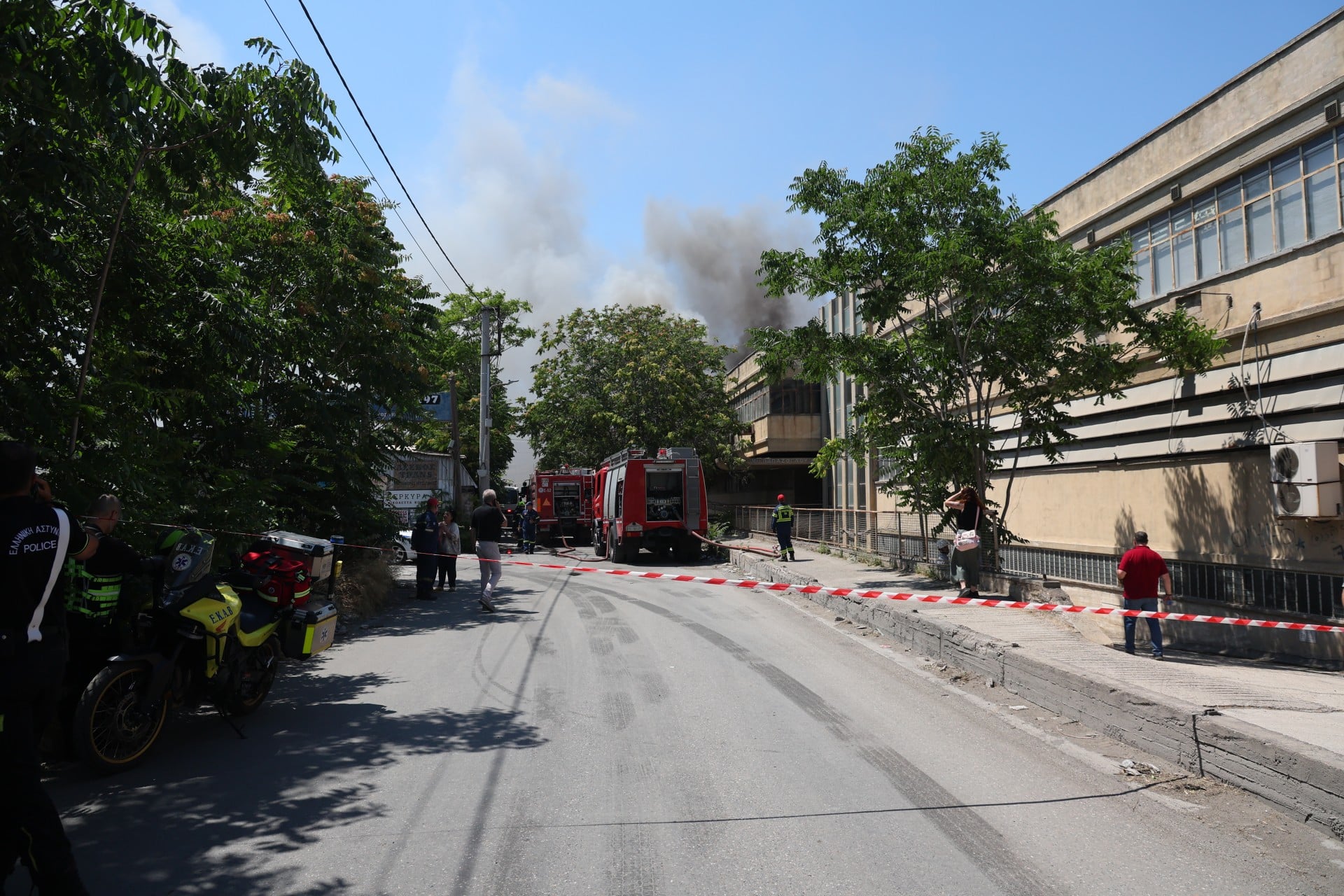 Κυκλοφοριακές ρυθμίσεις λόγω της φωτιάς σε εργοστάσιο