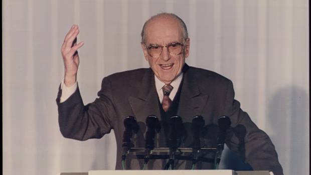 Ανδρέας Παπανδρέου: Εκδήλωση του ΠΑΣΟΚ στο Καλέντζι Αχαΐας για τα τριάντα χρόνια από τον θάνατό του