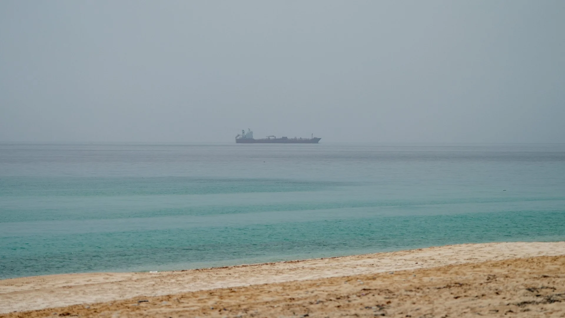 «Παγώνει» η επιχείρηση του IMO μετά την επίθεση σε φορτηγό πλοίο στο Στενό του Ορμούζ