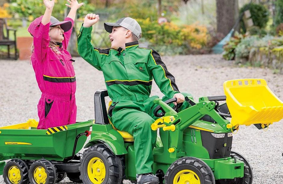 Το John Deere Junior Club φέρνει τα παιδιά κοντά στον κόσμο της γεωργίας