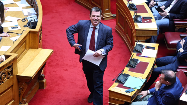 Η στεγαστική κρίση εξελίσσεται σε κοινωνικό εφιάλτη και ο Καιρίδης λέει πως τα υψηλά ενοίκια είναι «δείγμα υγείας»