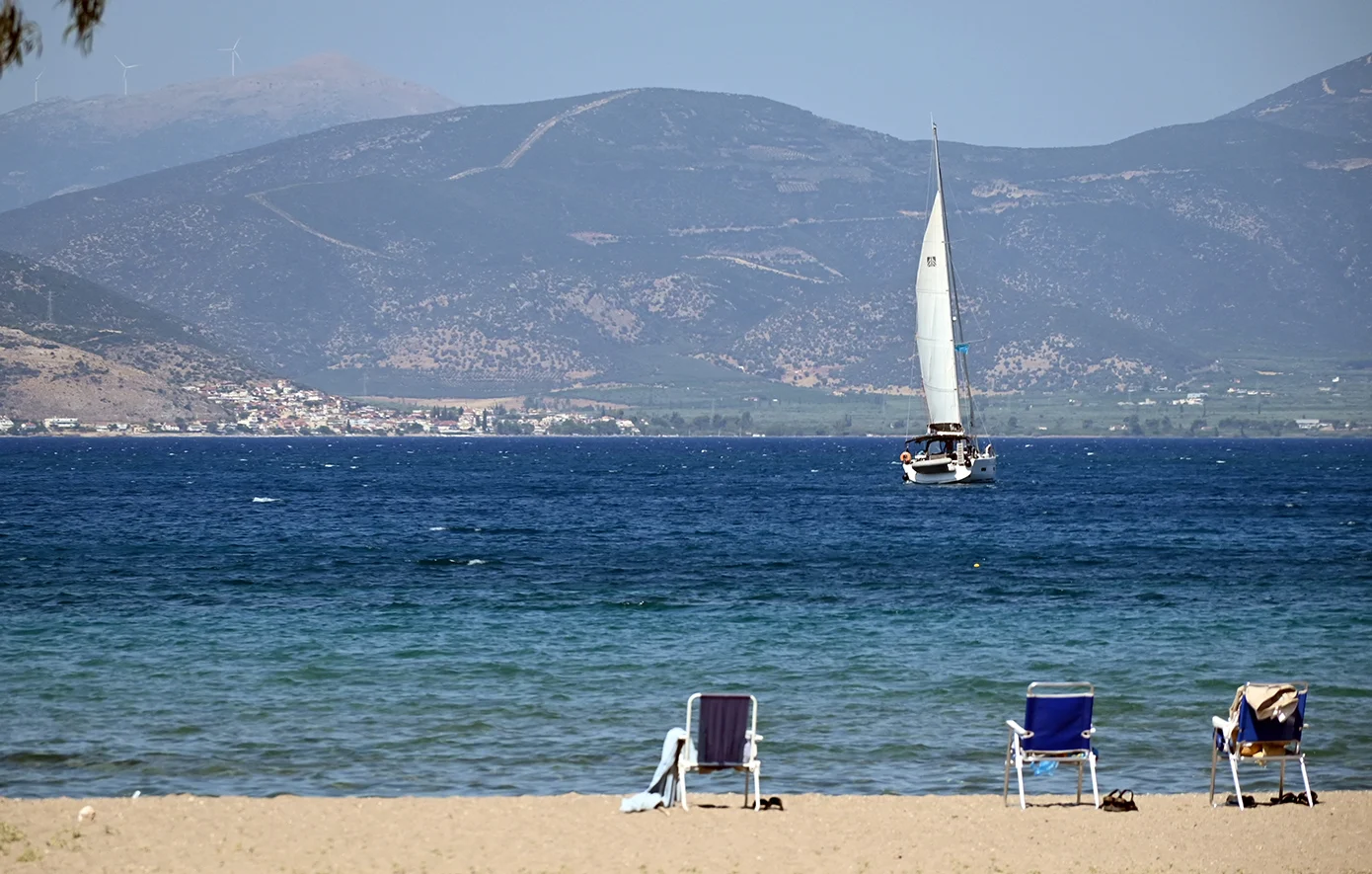 Η θερμοκρασία ανεβαίνει σταδιακά και σε αρκετές περιοχές θα αγγίξει ή και θα ξεπεράσει τους 33 βαθμούς Κελσίου – News.gr