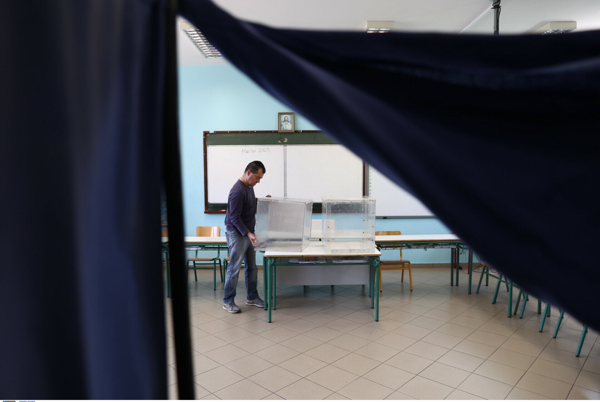 Οι διπλές κάλπες, ο Τσίπρας και το ΠΑΣΟΚ και ο παίχτης που λείπει από το κάδρο