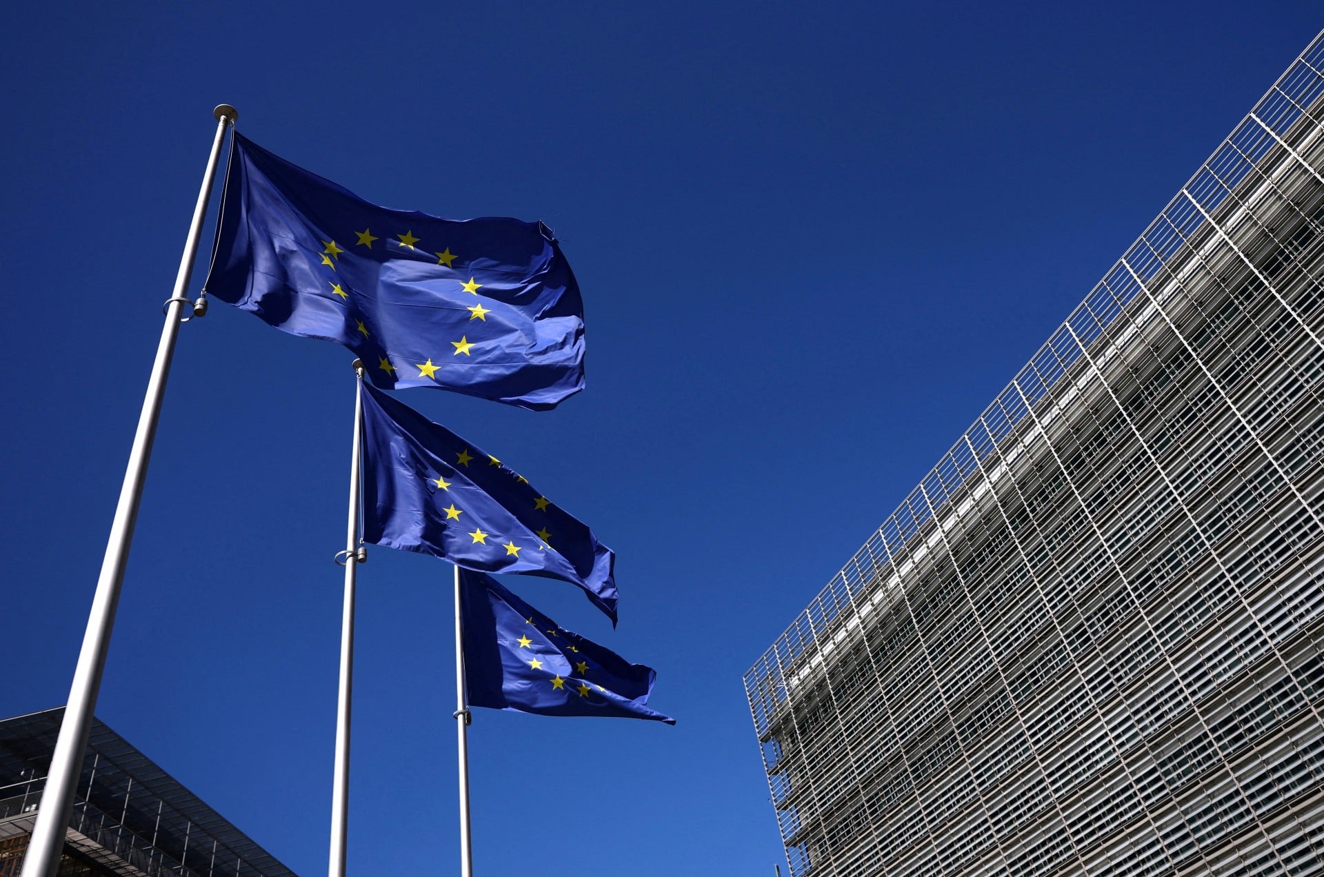 Απαγορεύεται κάθε εμπόριο ρωσικού LNG από το 2027 για τους φορείς εκμετάλλευσης της ΕΕ