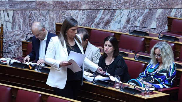 Βουλή: Τρίτη αναβολή στην επιτροπή δεοντολογίας για τη Ζωή Κωνσταντοπούλου - Γκρίνιες και εκνευρισμός στη ΝΔ