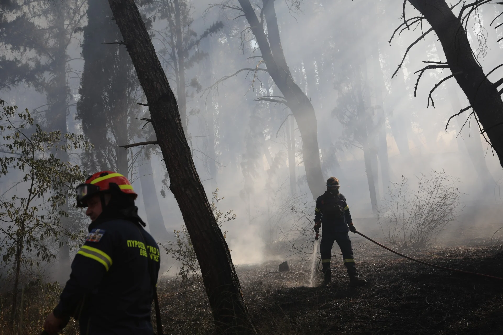 Φόβοι ότι η δεύτερη σορός ανήκει στον γιο του νεκρού 66χρονου και της εγκαυματία