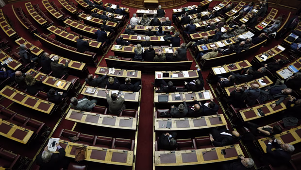 Συνταγματική αναθεώρηση: Κατέθεσε τις προτάσεις της η ΝΔ - Προσπάθεια αναδρομικής νομιμοποίησης για ποινική δίωξη υπουργών και ιδιωτικά πανεπιστήμια