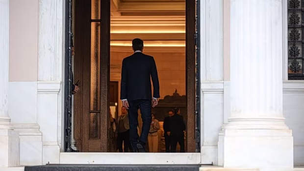 ΠΑΣΟΚ: Θα φτάσει η κυβέρνηση στην ύστατη παρακμή να νομοθετεί καθ’ υπόδειξη καταδικασμένων που εκβιάζουν τον πρωθυπουργό;