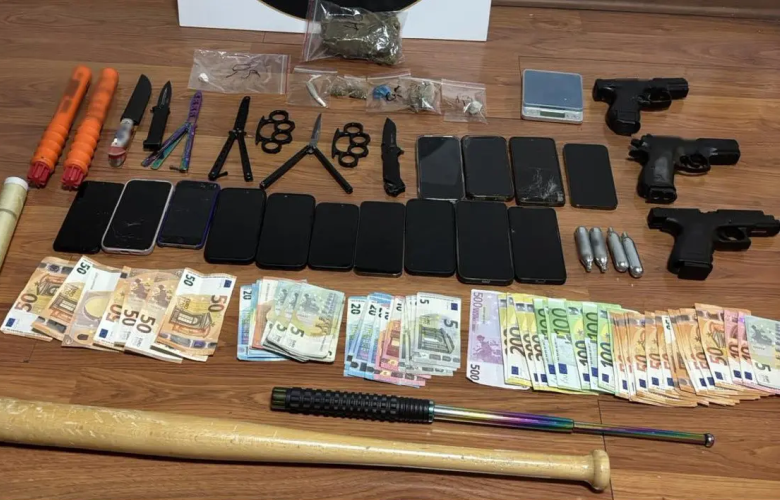 Εξαρθρώθηκαν δύο εγκληματικές οργανώσεις για διακίνηση ναρκωτικών σε σχολεία στα Βόρεια Προάστεια