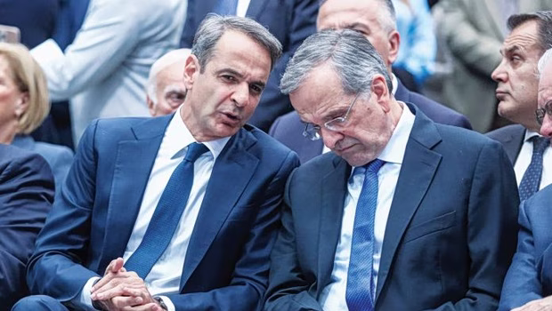 Αλλάζει γραμμή το Μαξίμου απέναντι σε Σαμαρά - Από τα «καρφιά» στα καλοπιάσματα και στο «κάλεσμα συστράτευσης