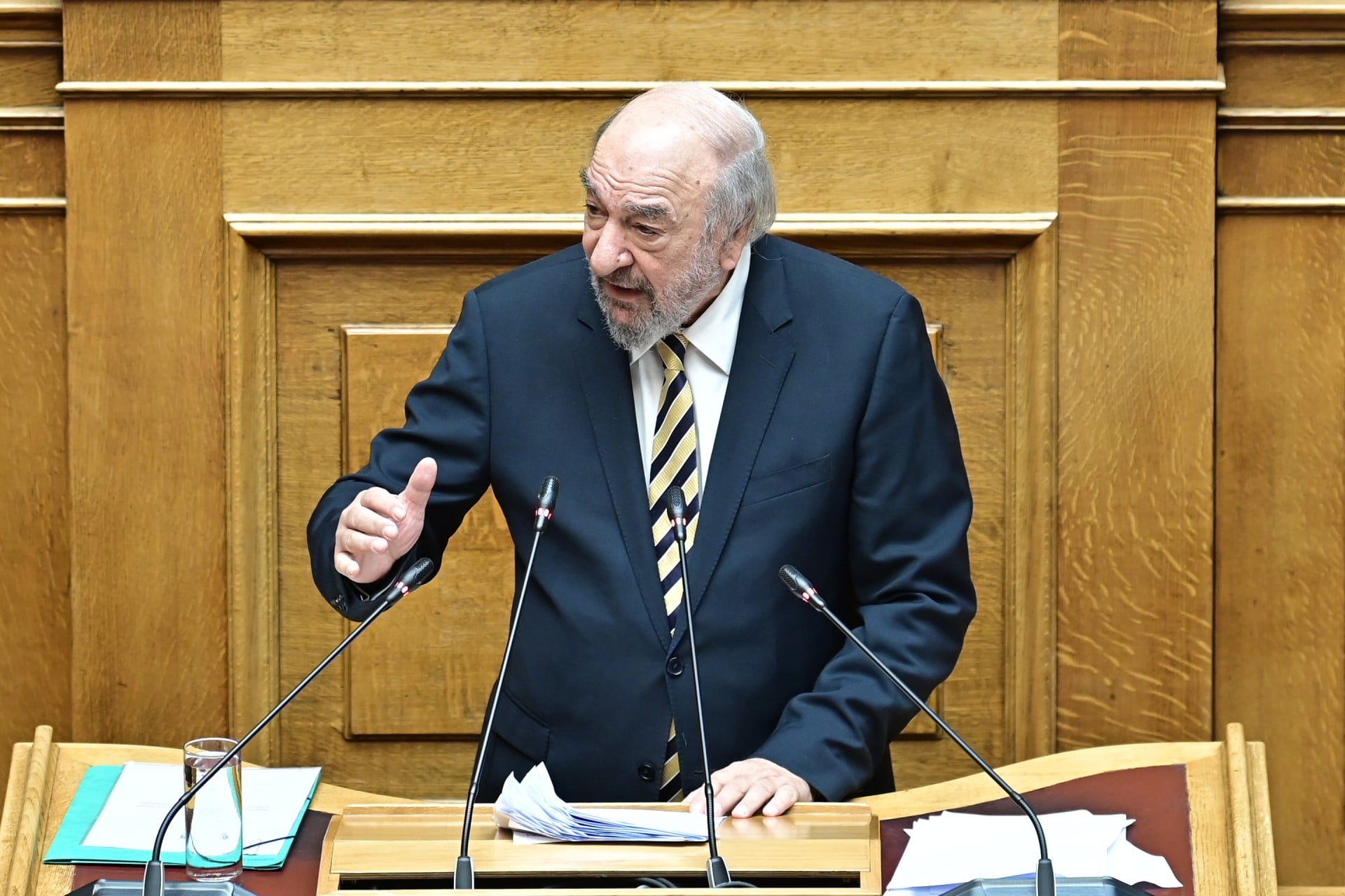 Η ΝΔ αλλάζει ονόματα στις πλατφόρμες, αλλά οι τιμές συνεχίζουν να αυξάνονται