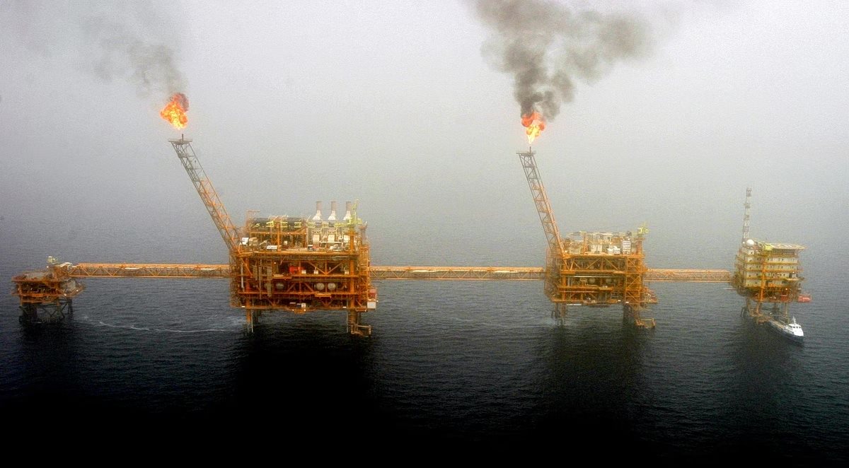 Ανεβαίνει ξανά το πετρέλαιο μετά τις επιθέσεις ΗΠΑ στο Ιράν
