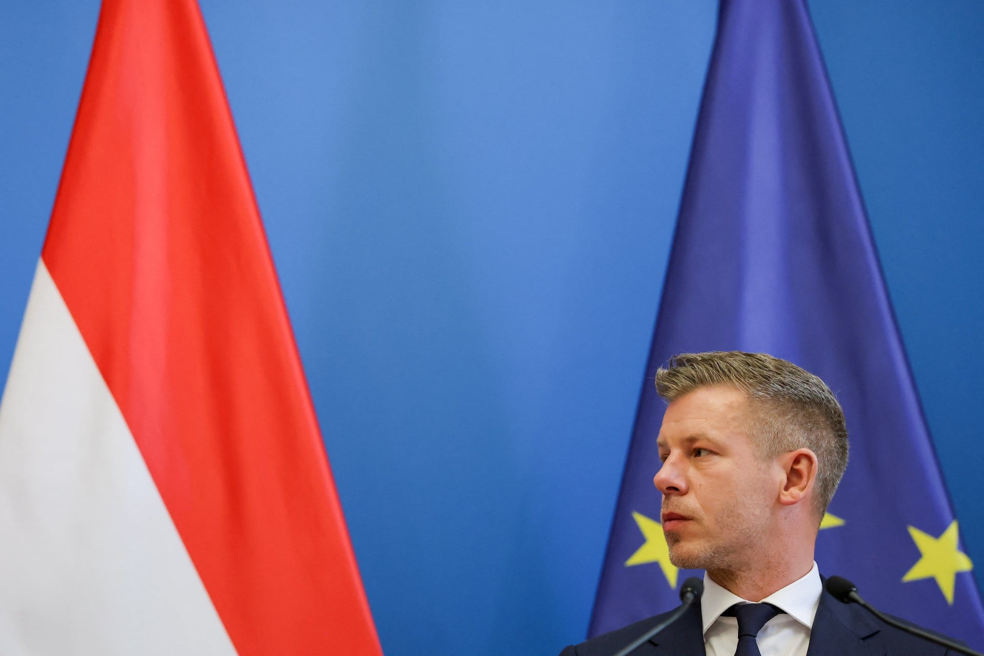 Ο πρωθυπουργός Μαγιάρ δήλωσε ότι ο πρόεδρος θα απομακρυνθεί από το αξίωμά του μέσω συνταγματικής τροπολογίας