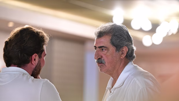 Πέφτουν οι μάσκες: Ο «κομμένος» Πολάκης θέλει να αρπάξει το κόμμα