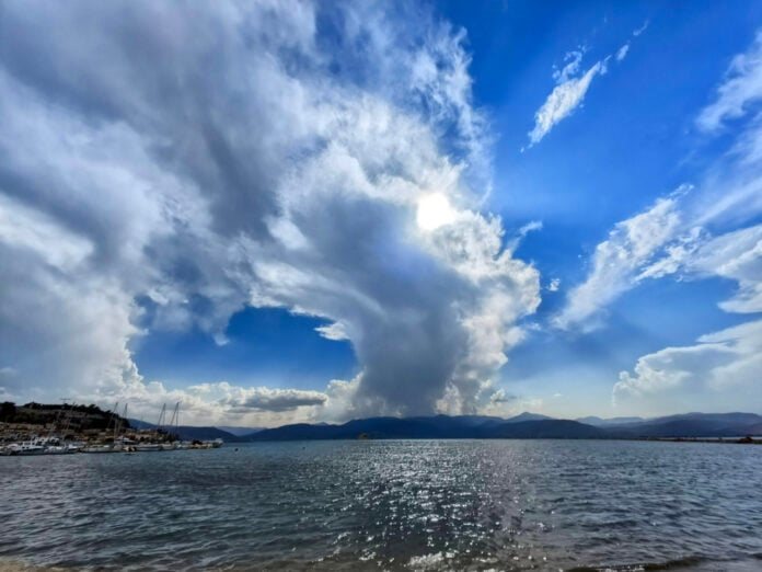 Αίθριος καιρός με σταδιακά αυξημένες νεφώσεις, μικρή πτώση της θερμοκρασίας