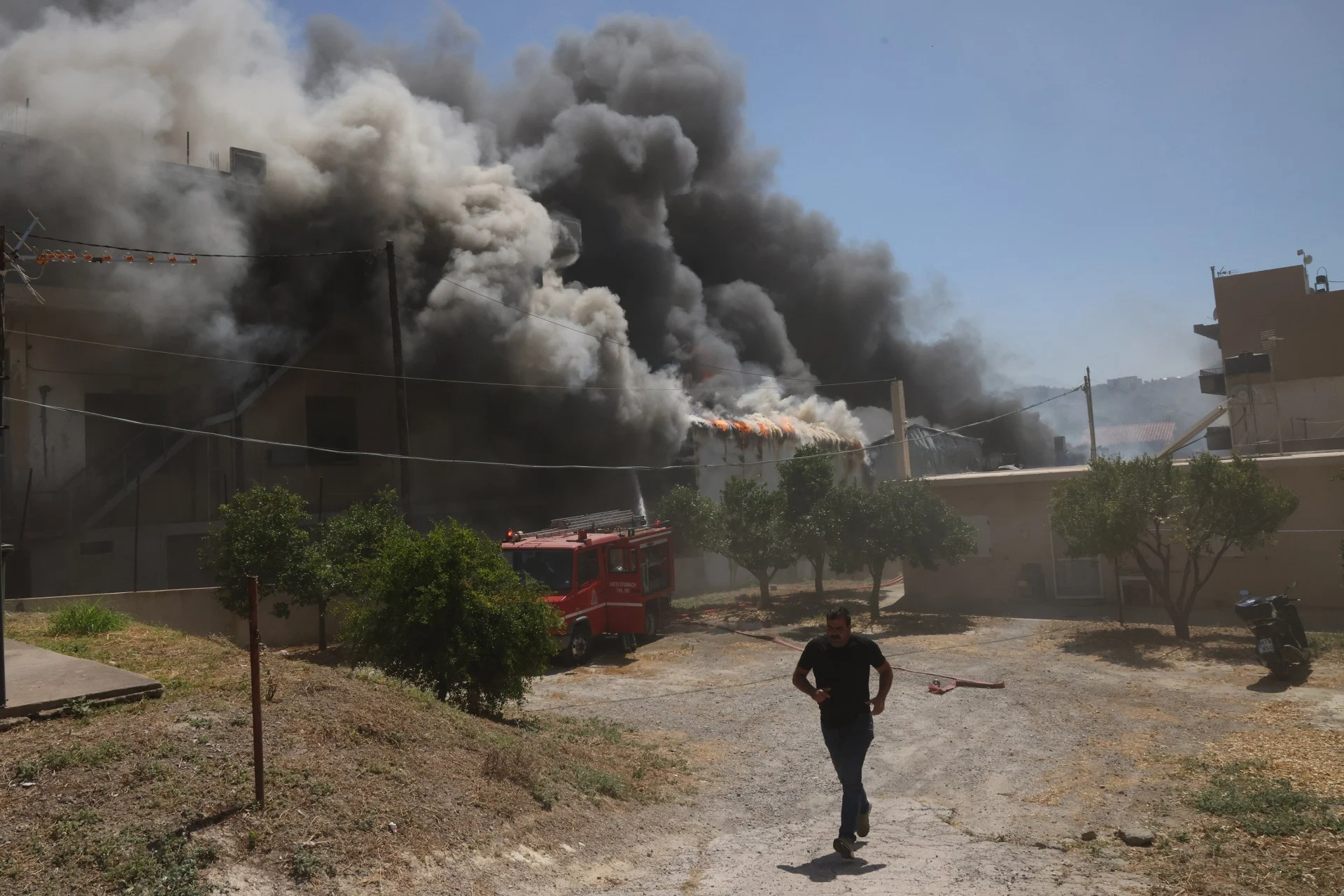Δύο συλλήψεις για αγροτικές πυρκαγιές από αμέλεια σε Λακωνία και Αχαΐα
