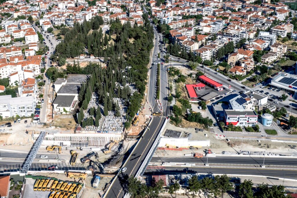 Αποκαταστάθηκε η κυκλοφορία στην Περιφερειακή, έπειτα από τα έργα κατεδάφισης της γέφυρας Πανοράματος