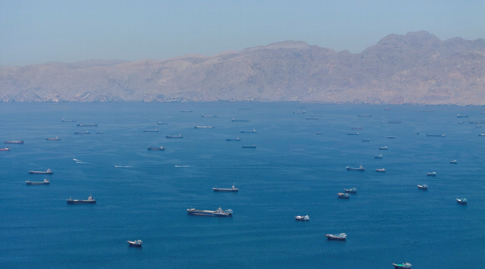 Η Centcom διαψεύδει ότι έκλεισαν τα Στενά του Ορμούζ