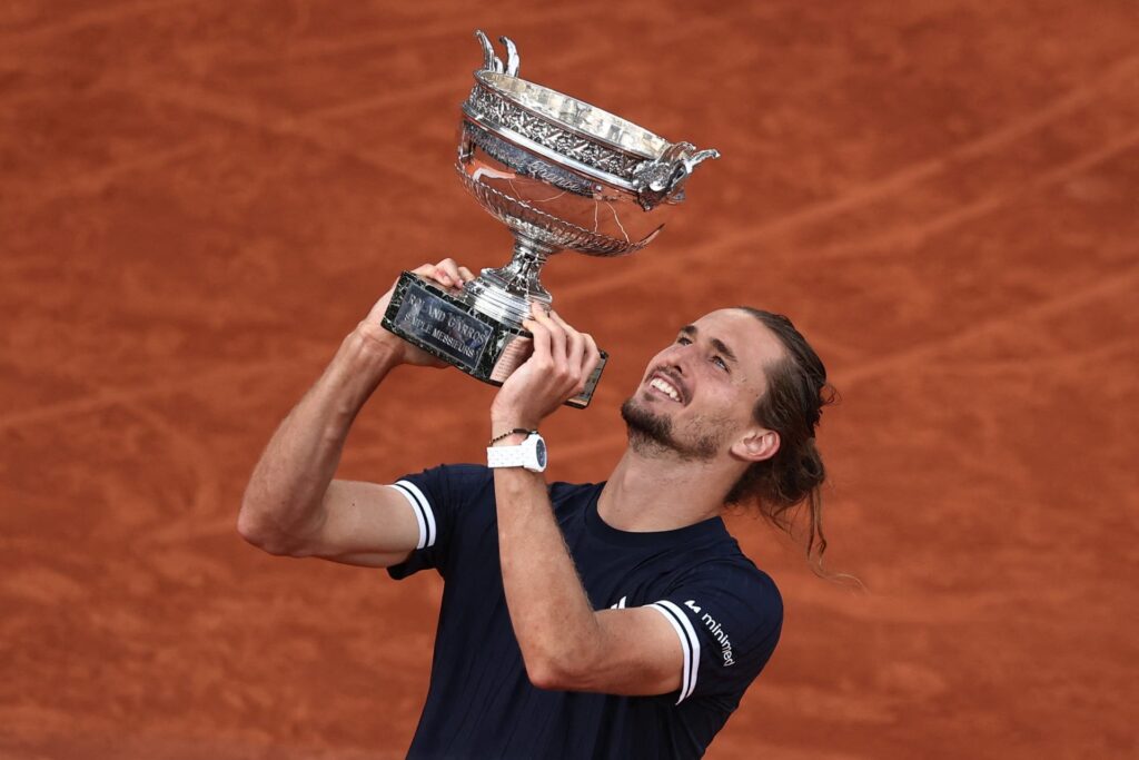 Roland Garros: Νικητής ο Ζβέρεφ μετά από επικό τελικό