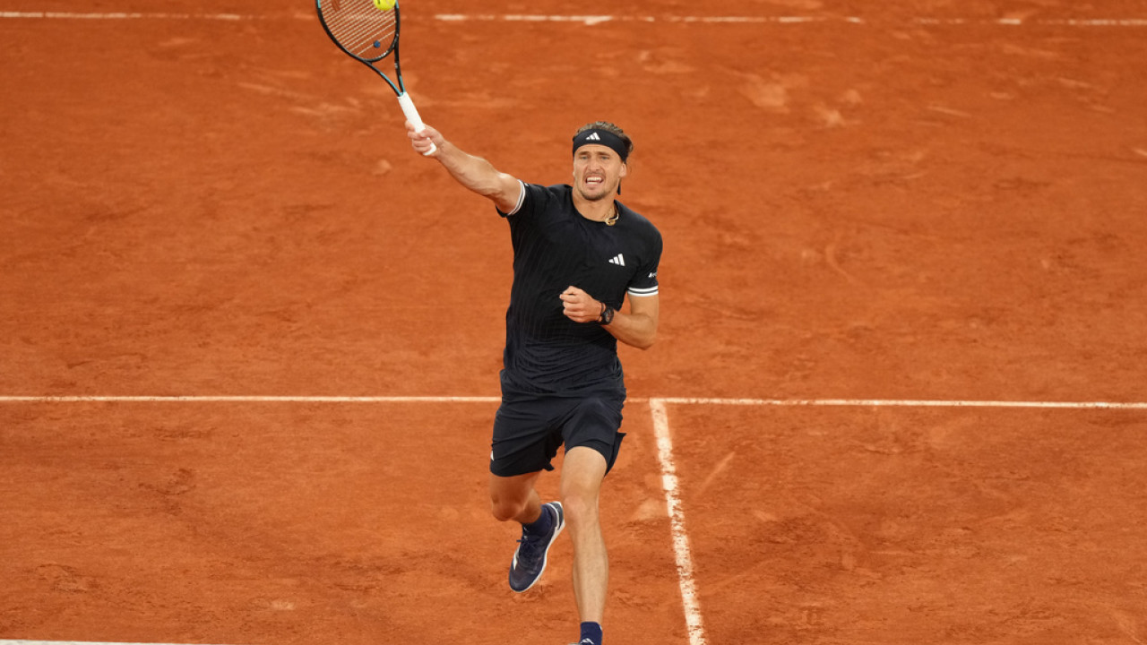 Roland Garros - Ζβέρεφ: Επιβεβαίωσε τον τίτλο του φαβορί και πήγε ημιτελικά