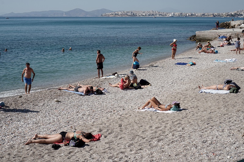 Καλοκαιρινό σκηνικό με αυξημένες θερμοκρασίες σε πολλές περιοχές – News.gr