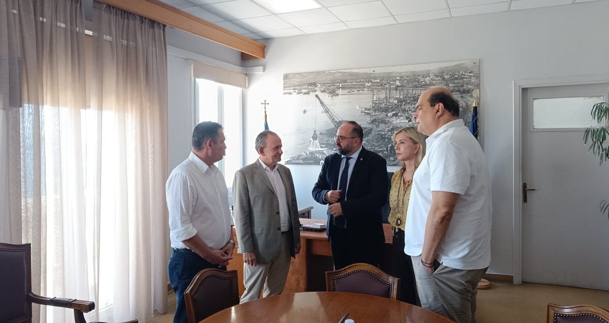 Λιμάνια: Πρώτη επίσκεψη Κουτουλάκη στον ΟΛΒ