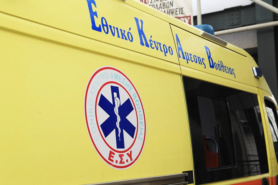 Σε κρίσιμη κατάσταση ο νεαρός που τραυματίστηκε από βουτιά στην Περαία – Συνεχίζονται οι έρευνες για την ταυτότητά του